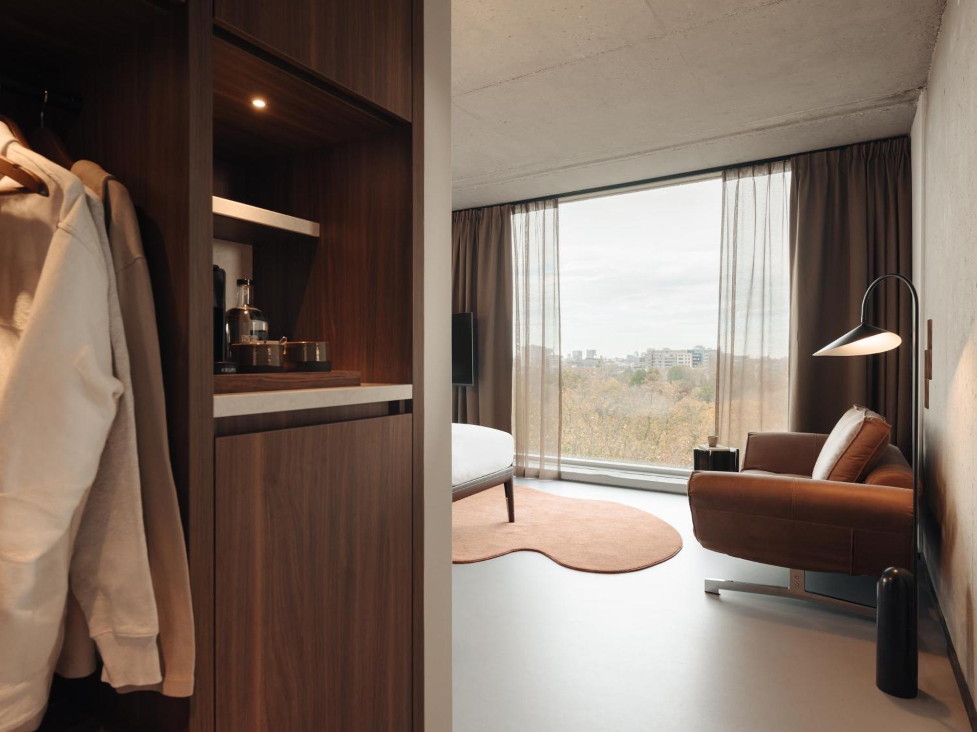 Superior bath sofa