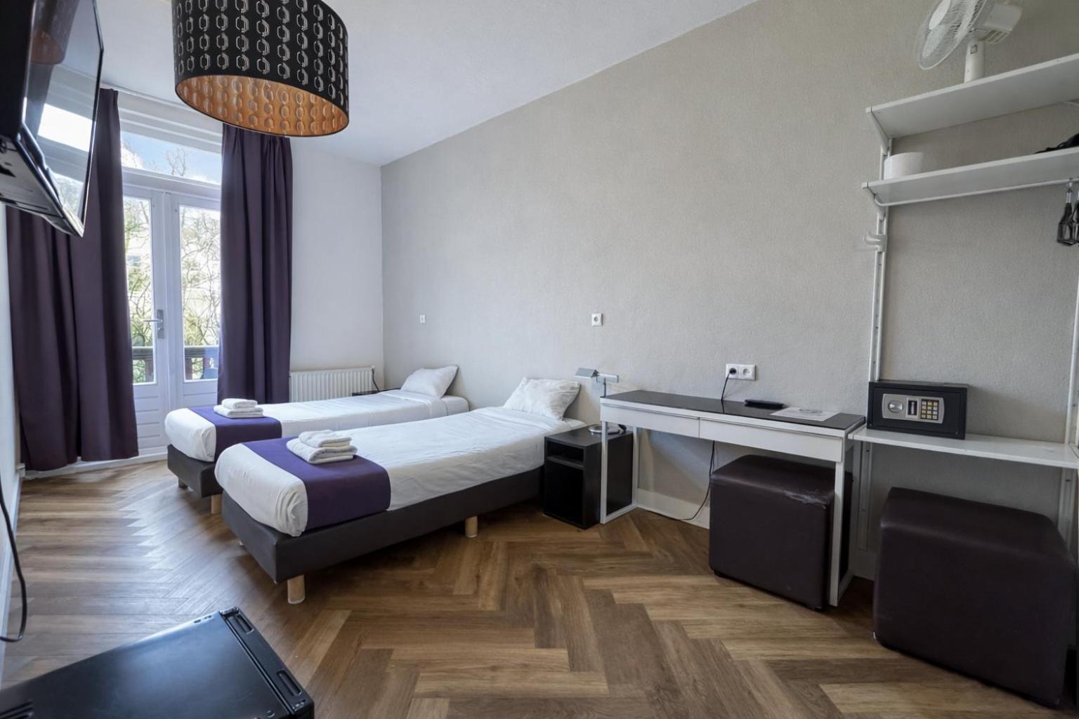 Twin Room Private Bathroom