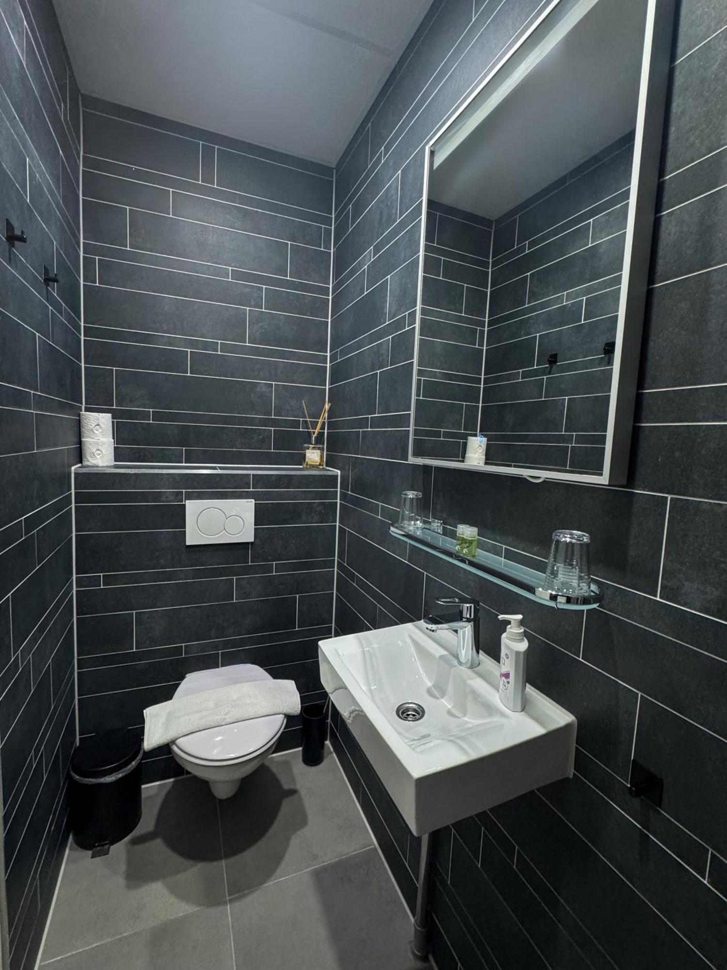Twin Room Private Bathroom