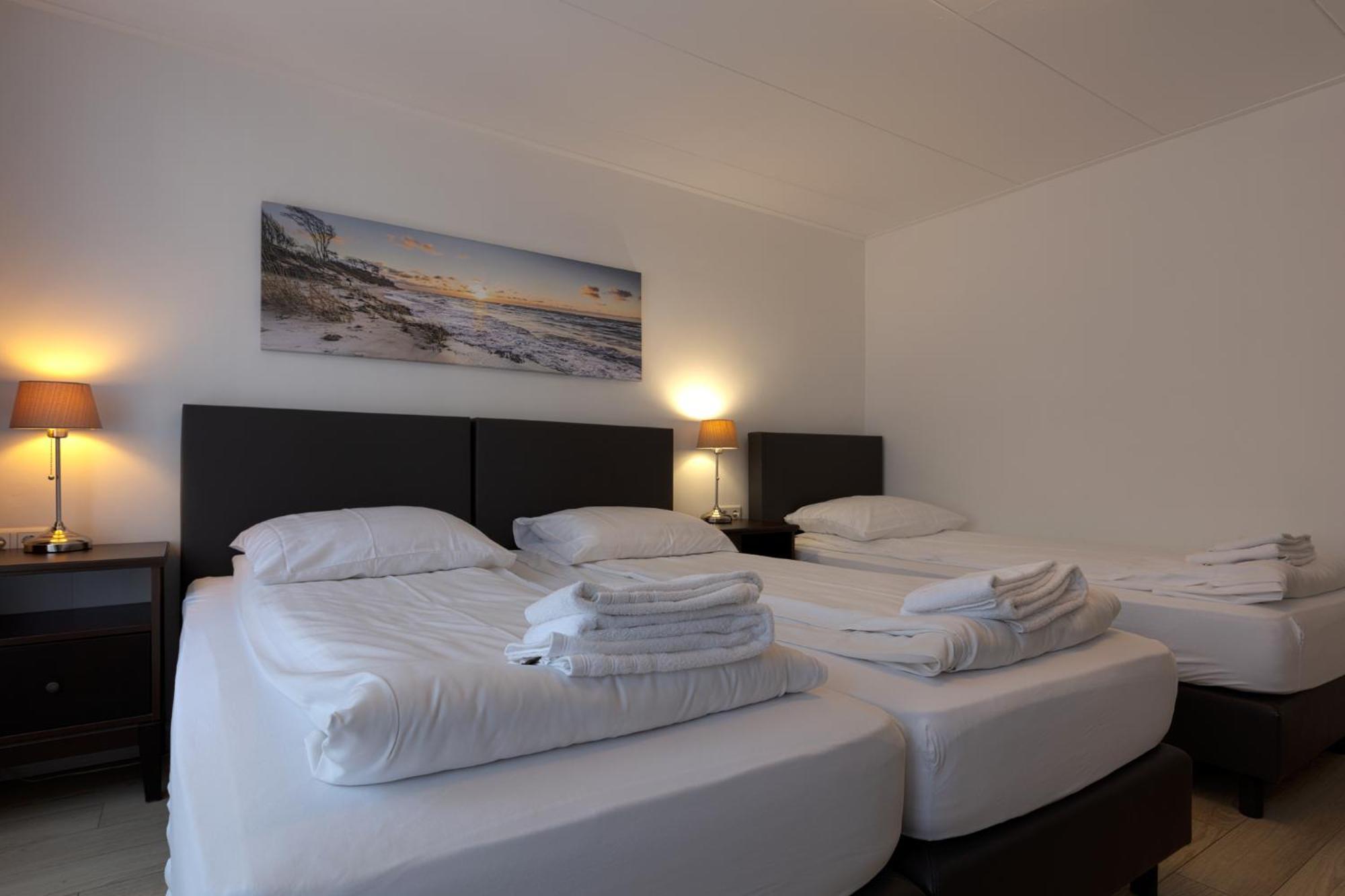 Dreibettzimmer mit Bad