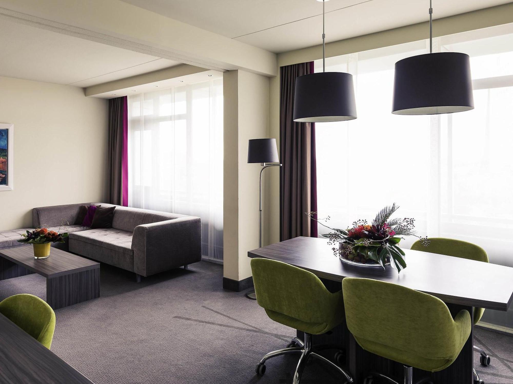 Double Suite a Living Room