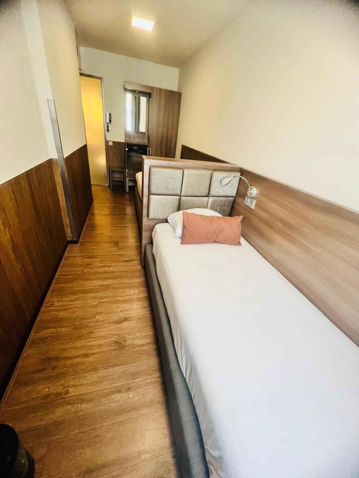 Classic Twin Room