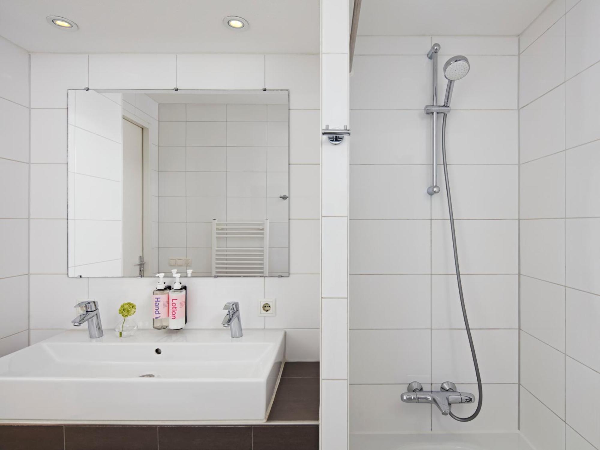 Large 2 Bedroom Apartment