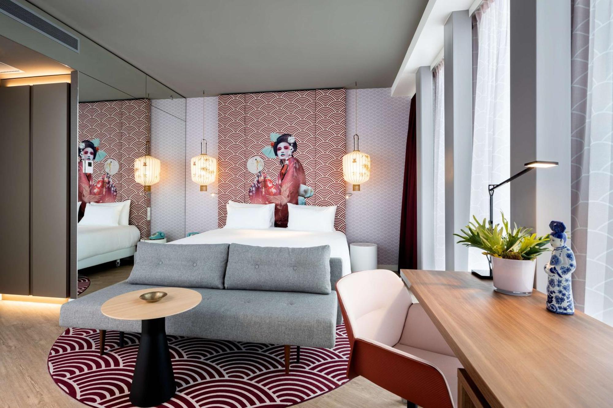 nhow Premium Corner Room