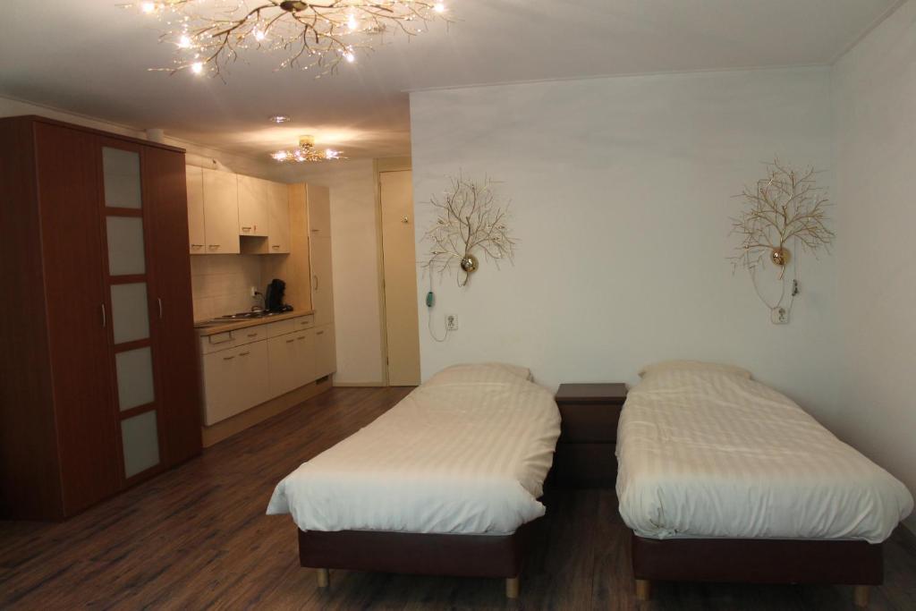 Doppel-/Zweibettzimmer mit eigener Terrasse