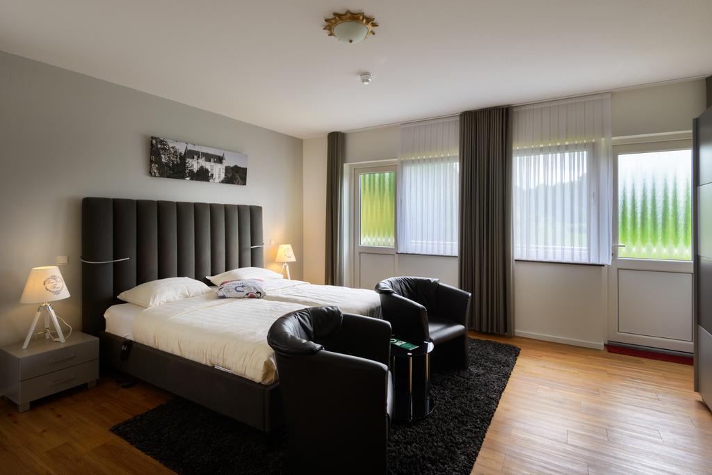 Deluxe King Suite