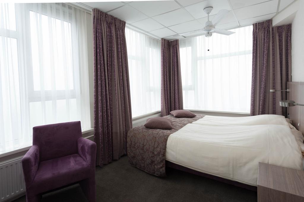 Großes Zweibettzimmer