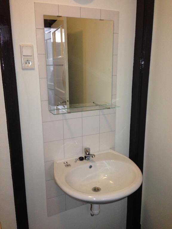 Single Room with Shared Bathroom