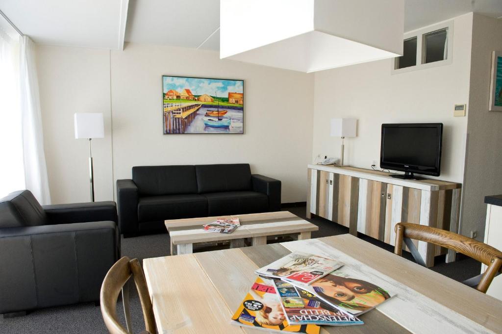 Apartment (4 Adults),640898928:JPEG