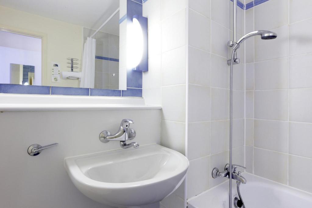 Double Room,61123447:JPEG