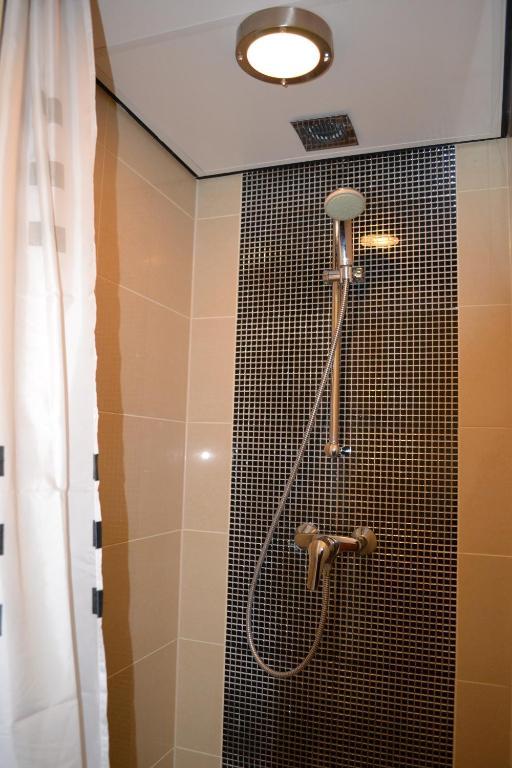 Double Room with Shared Bathroom,688380153:JPEG