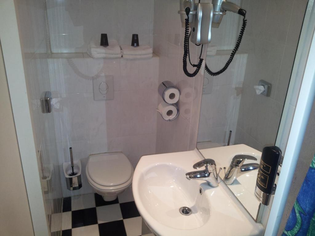 Standard Twin Room,73131332:JPEG