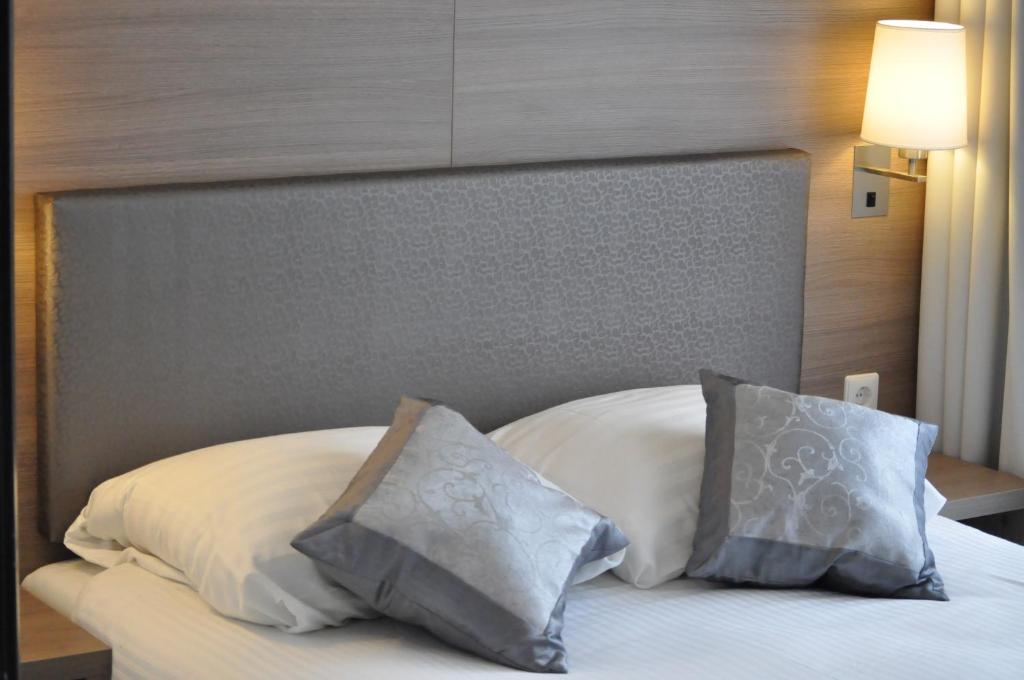 Quarto com Cama de Casal ou 2 de Solteiro