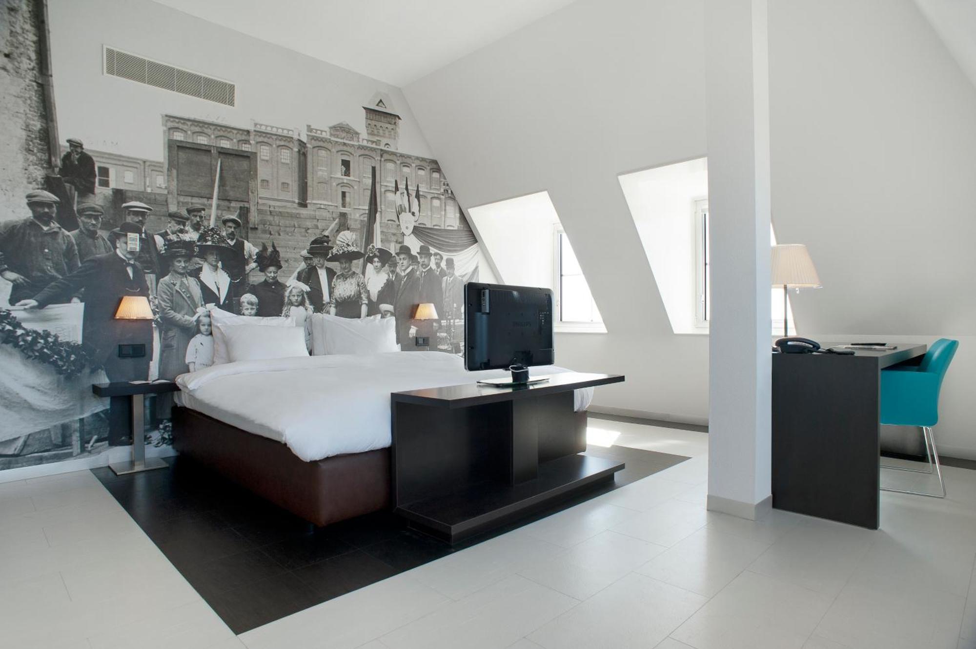 Junior Founder Suite