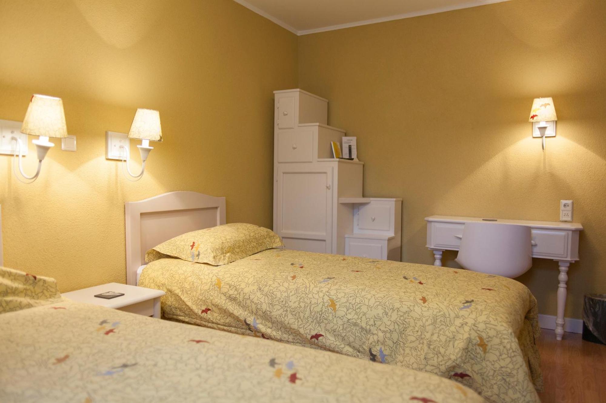 Twin Room,688351713:JPEG