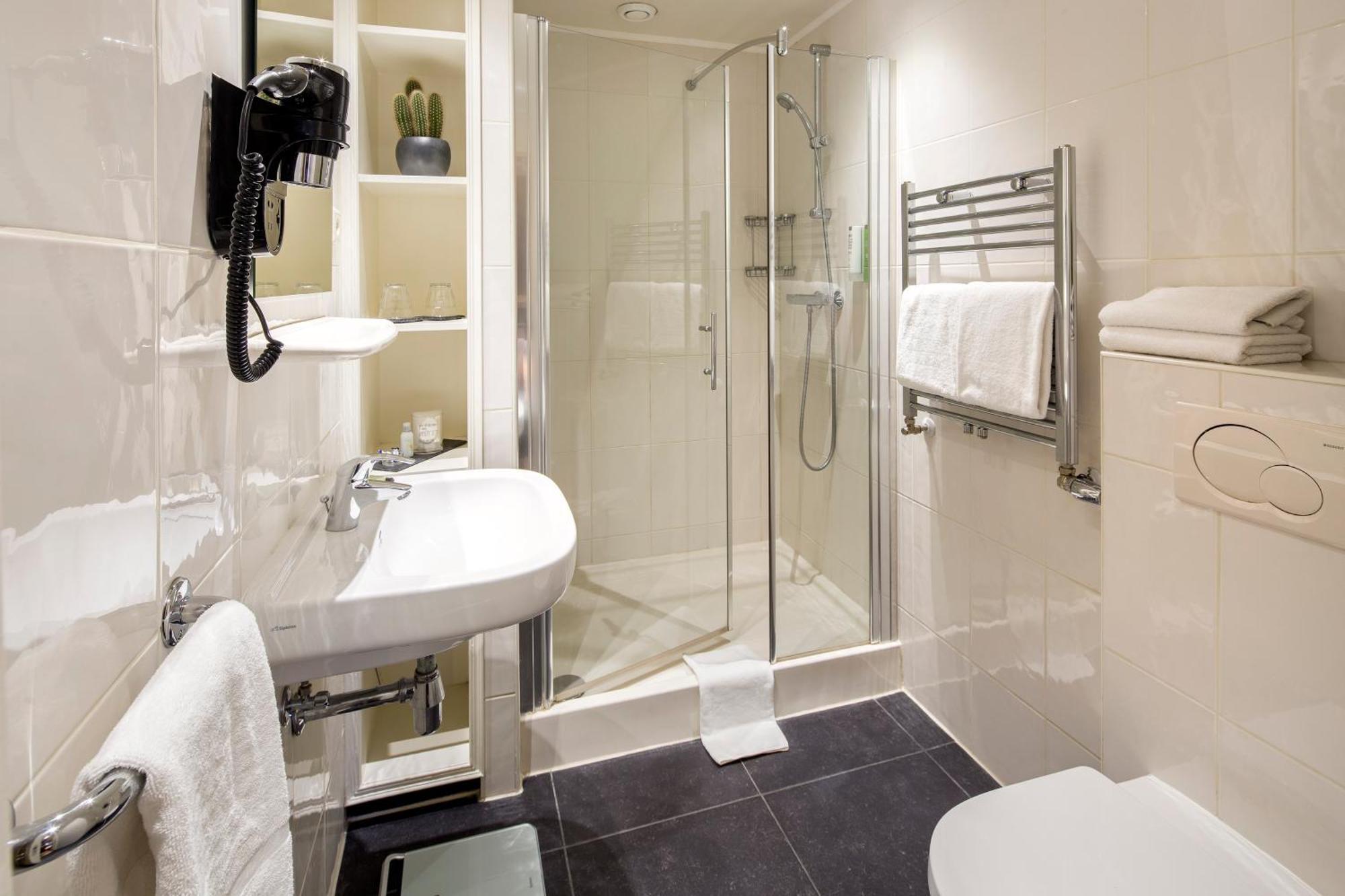Double Room Street Side Ground Floor