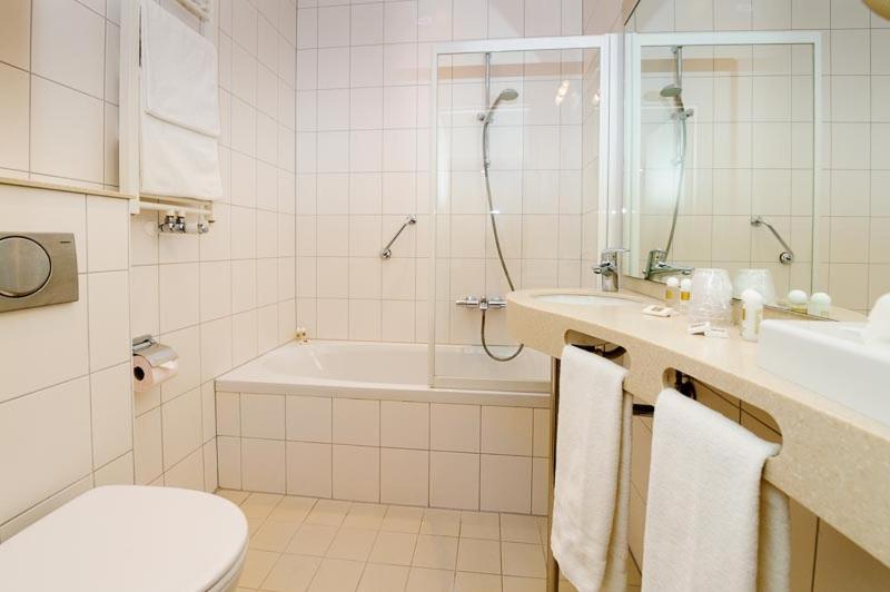Comfort Twin Room Bath & extra bed
