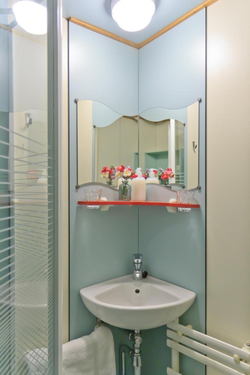 Quarto Duplo com Casa de Banho Privativa