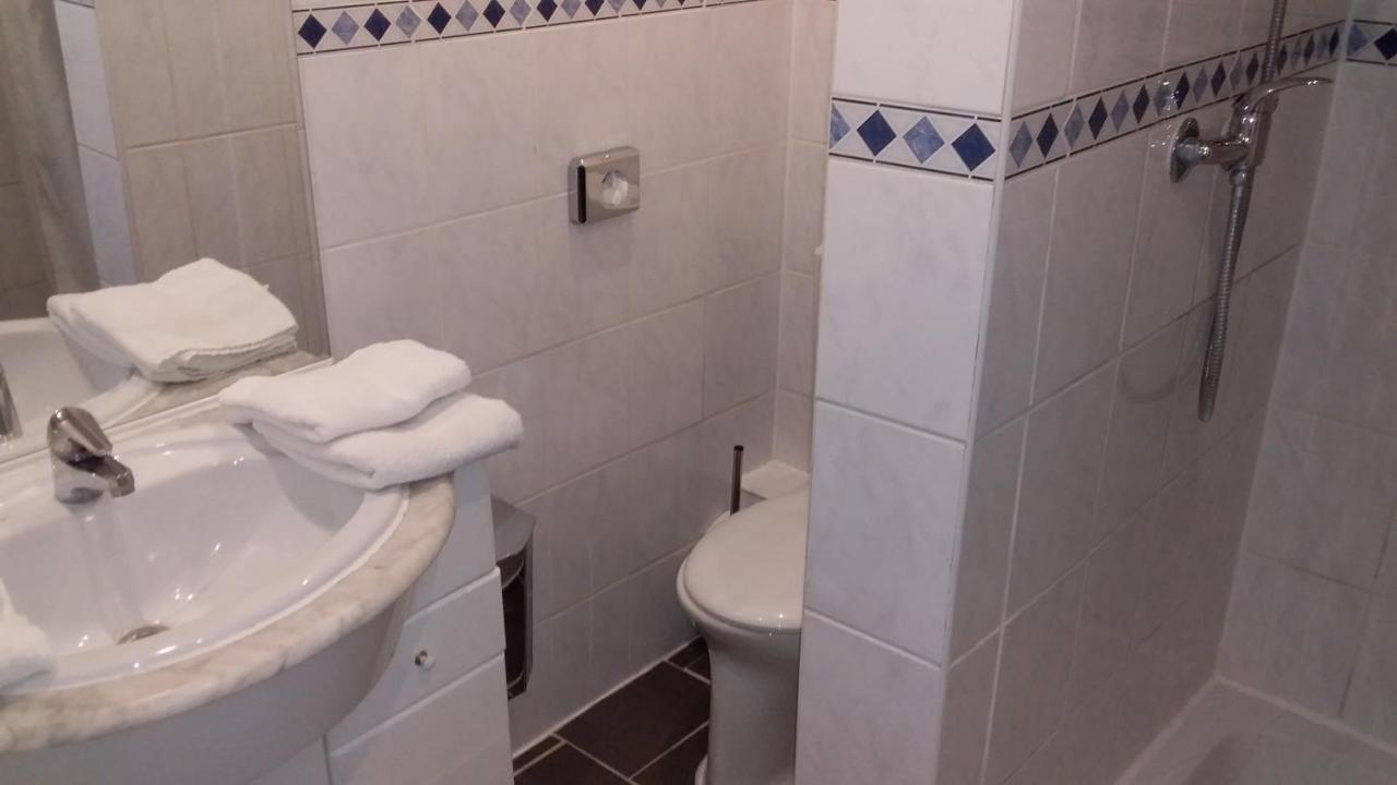 Family Room with Private Bathroom,733175677:JPEG