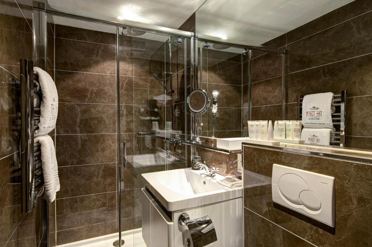 Quarto Individual com Chuveiro