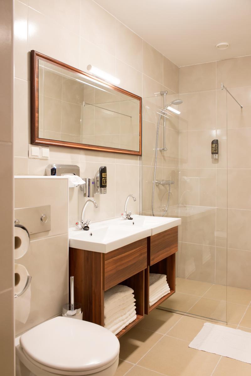 Quarto Familiar com Casa de Banho Privativa