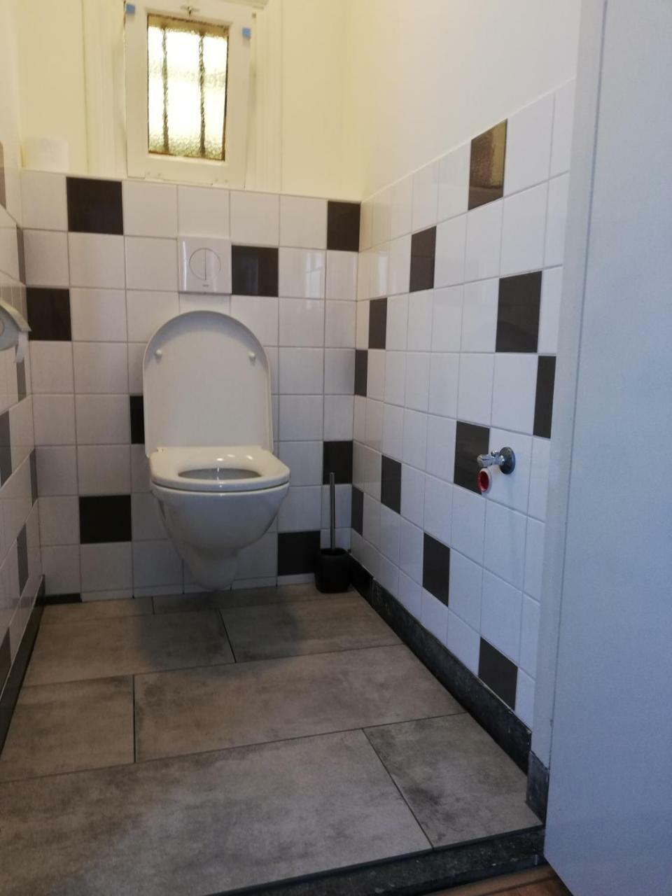Deluxe Double Room Shower