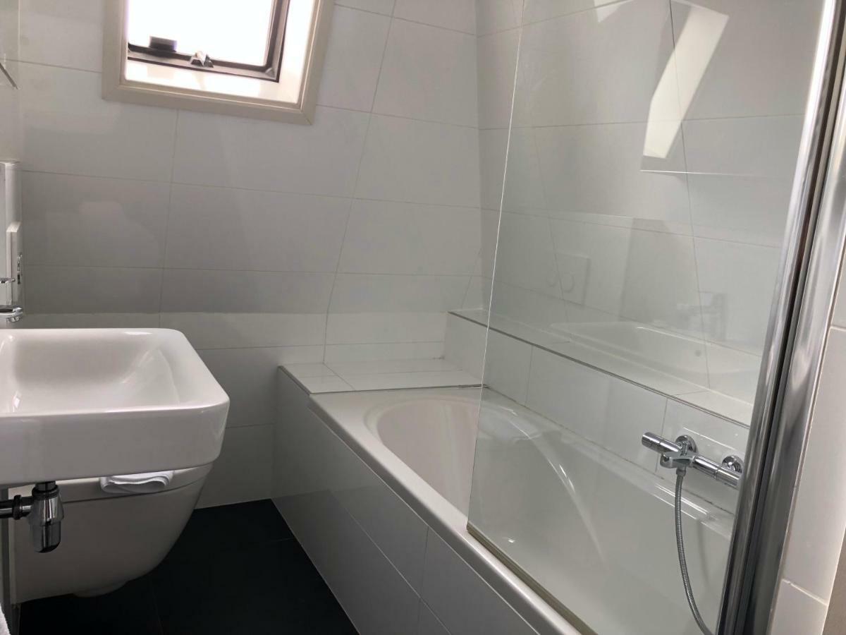 Deluxe Double Room Bath