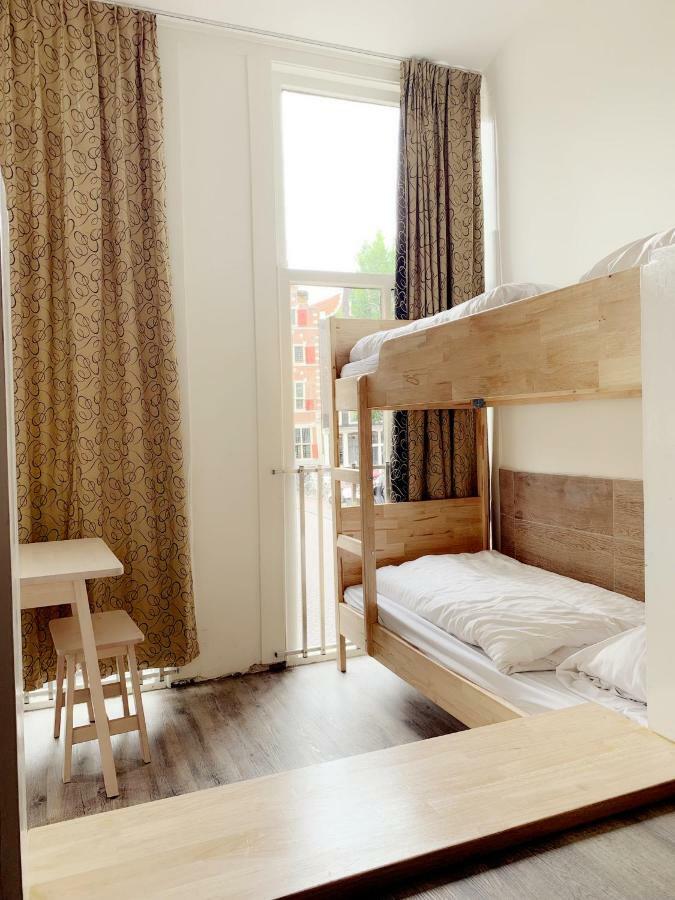 Quarto Familiar (8 Adultos) com Casa de Banho Partilhada