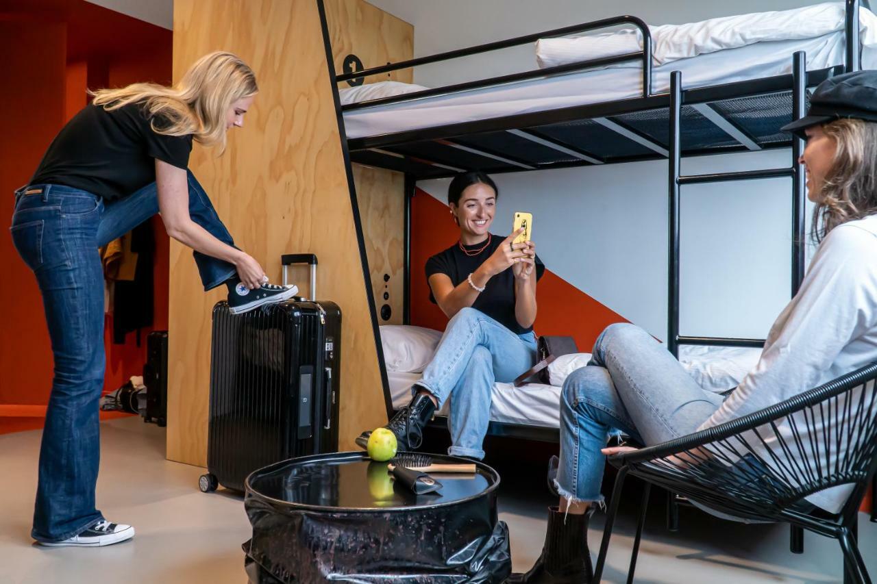 Lit Superposé dans Dortoir pour Femmes