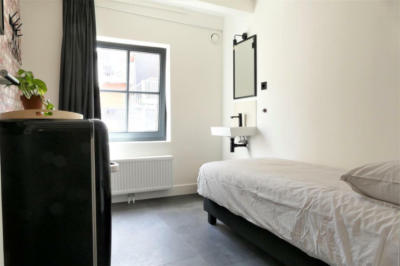 Single Room with Shared Shower and Toilet,838419557:JPEG