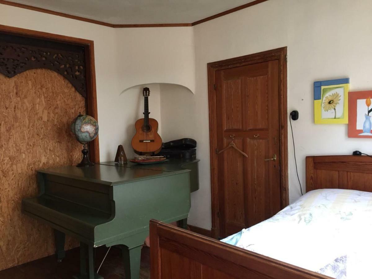 Habitación Triple Básica con baño compartido