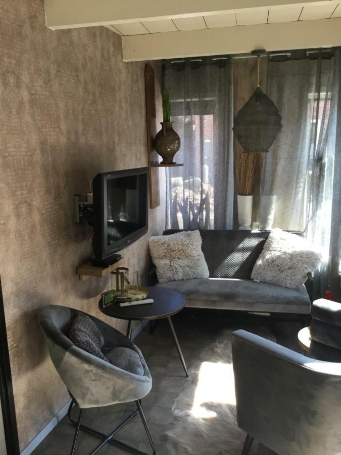 Apartment,884839891:JPEG