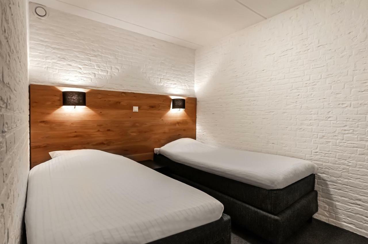 Comfort Vierbettzimmer mit Blick auf den Jachthafen