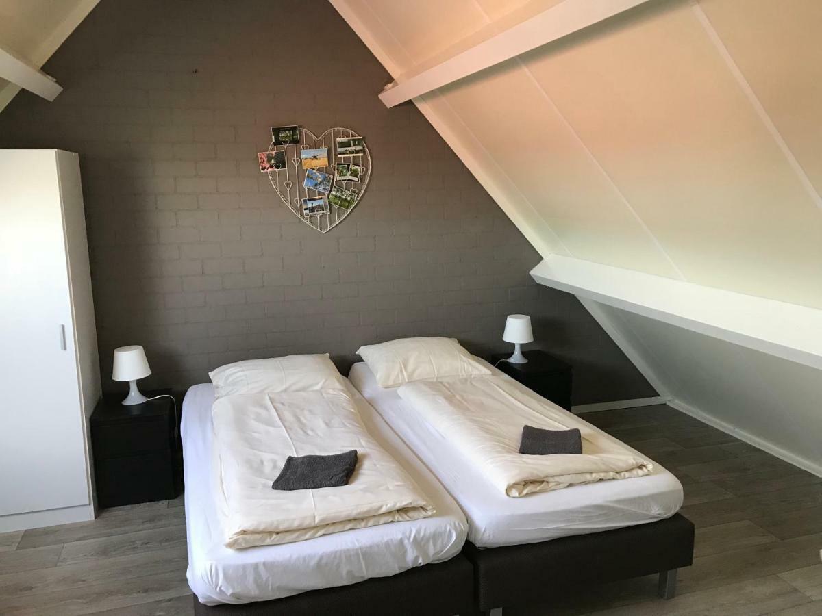 Zweibettzimmer mit Gemeinschaftsbad