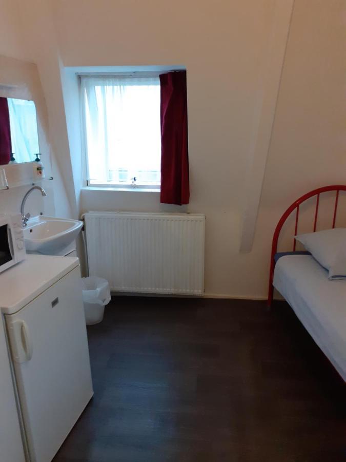 Single Room Shared Shower Toilet