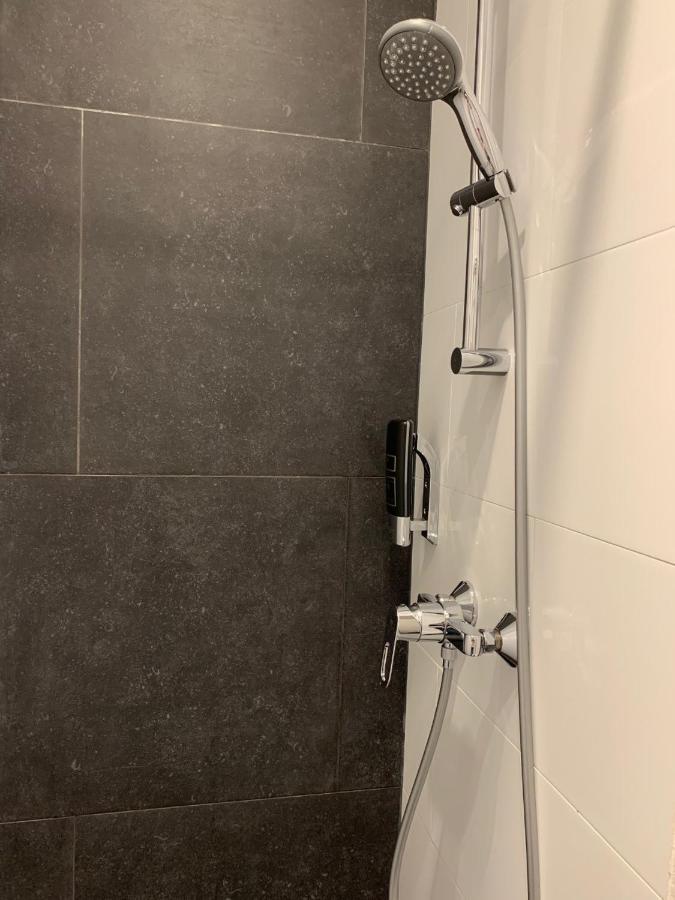 Dreibettzimmer mit eigenem Bad