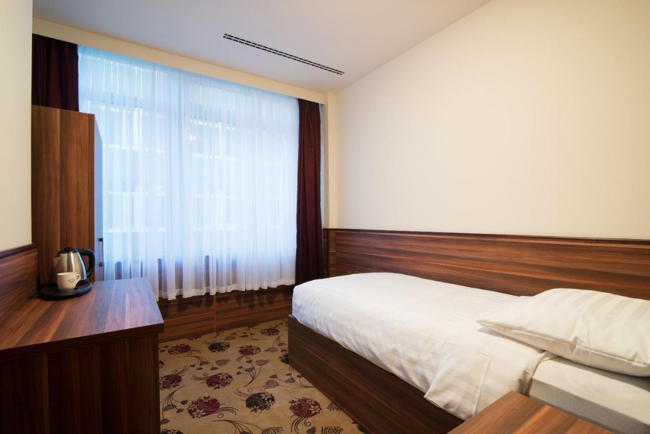 Quarto Individual com Casa de Banho Privativa