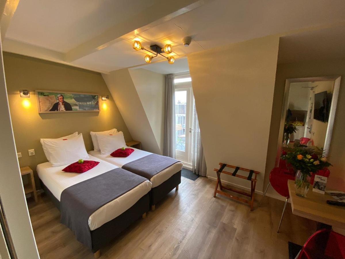 Twin Room Spa Bath Balcony Garden View