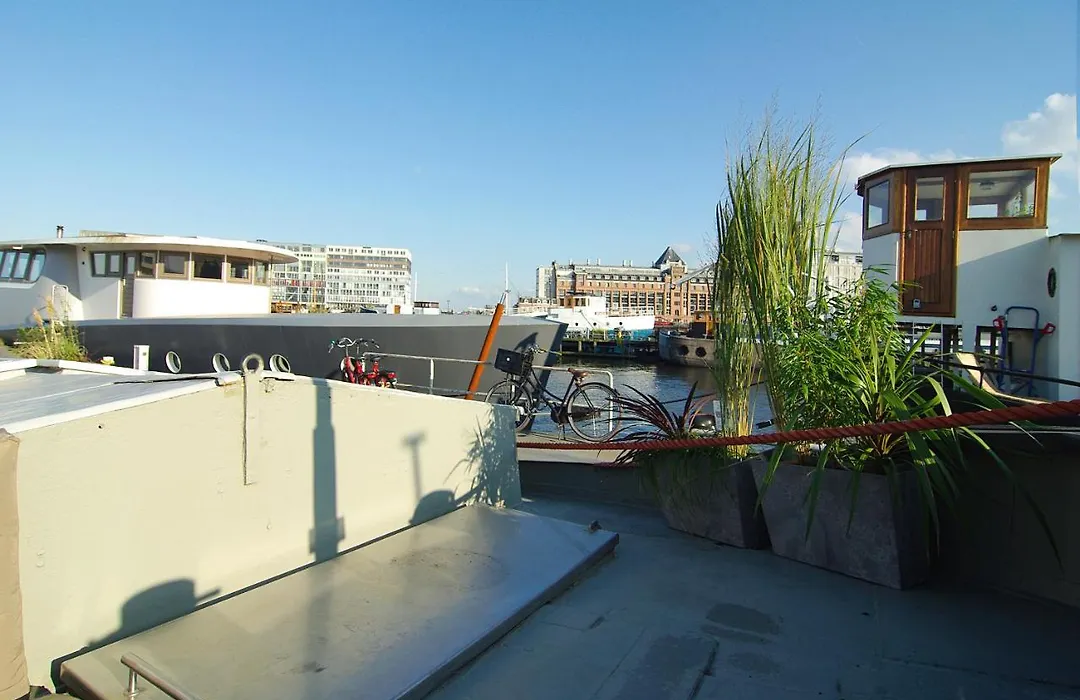 Eco Houseboat-1