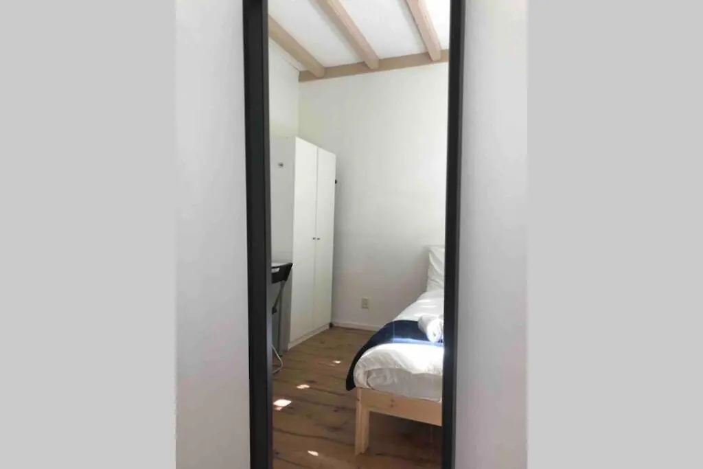 New Cozy Room With Private Bathroom Delft City P-Room 1-1