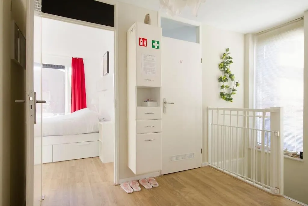 Johan'S B&B - Since 2014 Roofterrace And Cheap Parking-1