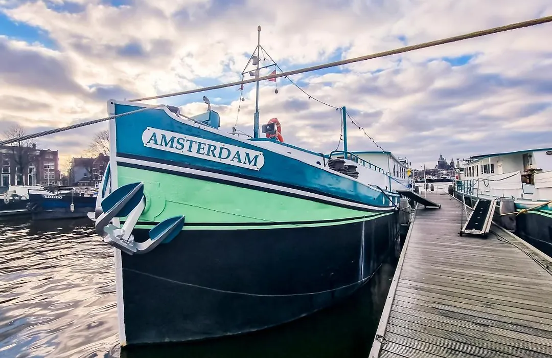 Amsterdam Hotelboat-1
