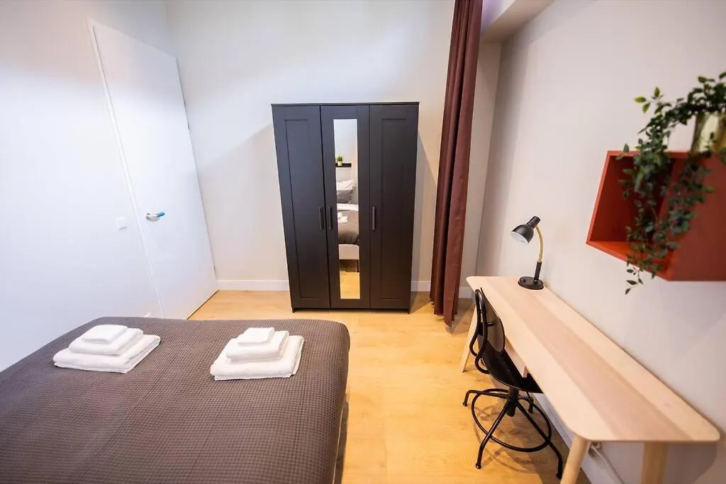 Delightful 2 Bedroom Serviced Apartment 54M2 -Mst40D--1