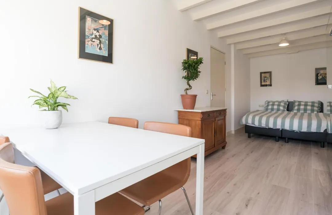 Central Rooftop Terrace Guest Suite-1