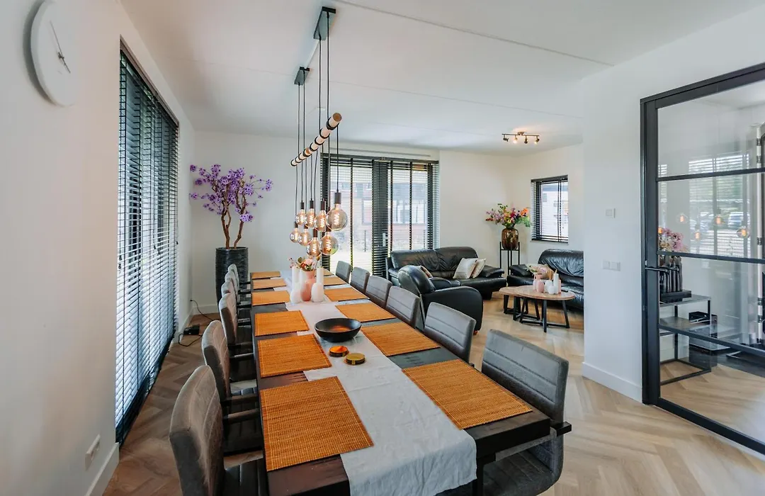 Dutch Design Villa With 6 Luxurious Bedrooms-1