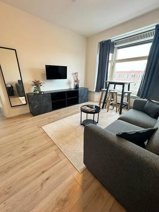 Cosy Apartment In The Hague!-1