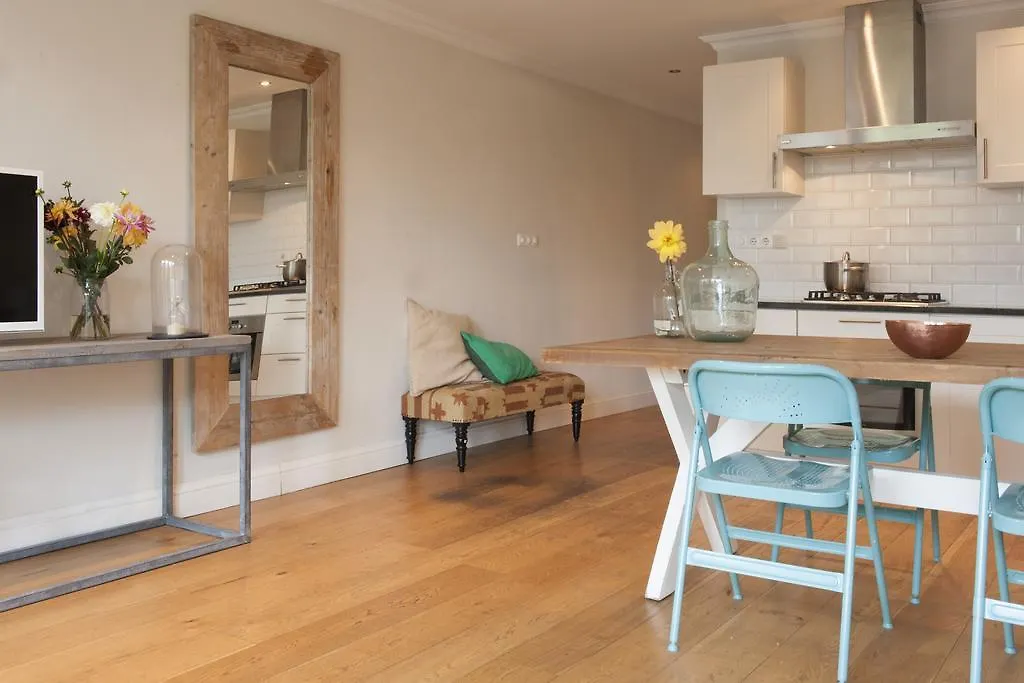 Canal Studio Apartment-1