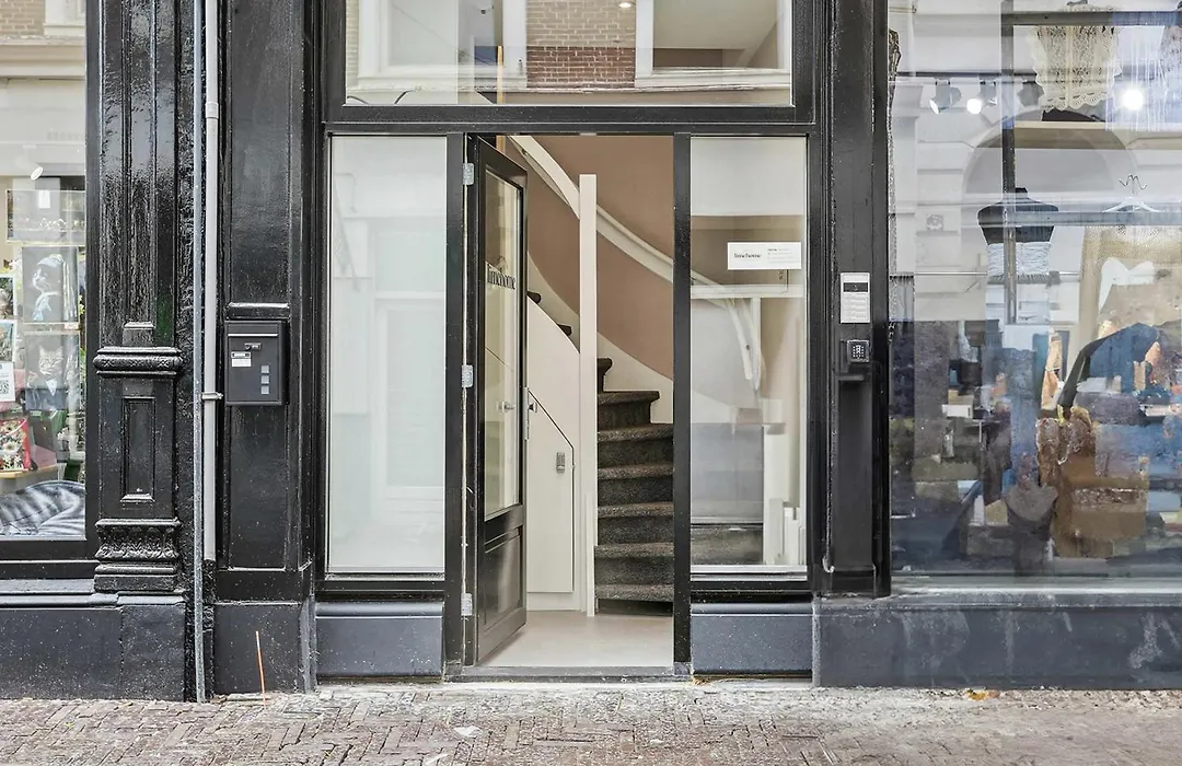 Limehome The Hague Nieuwstraat-1