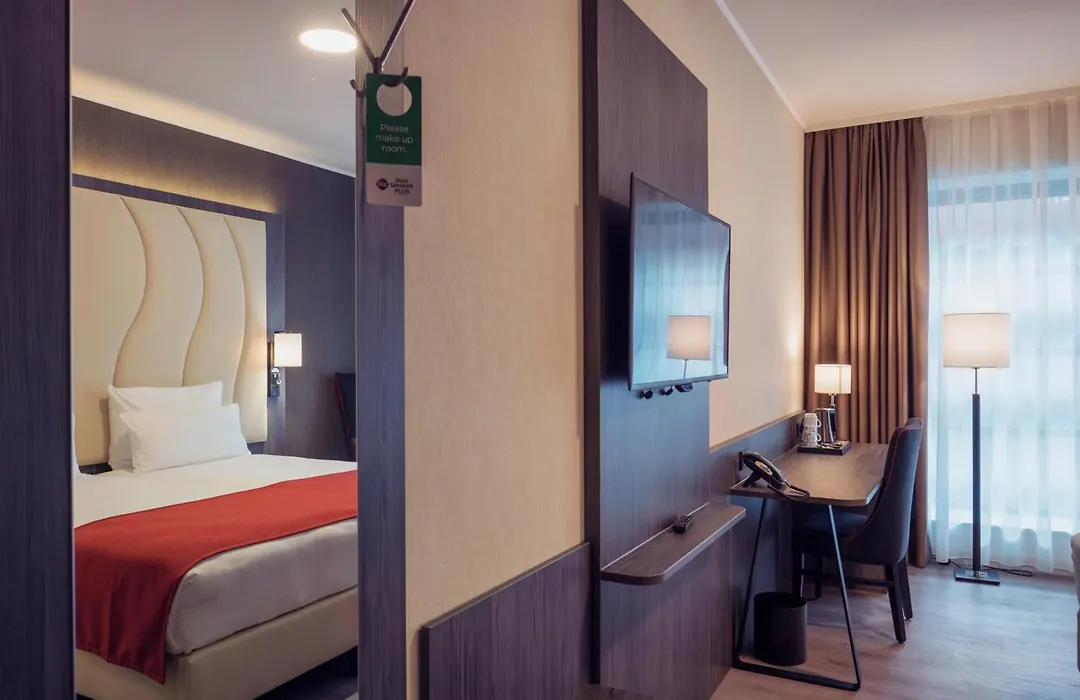 Plaza Premium Den Haag City Center-1