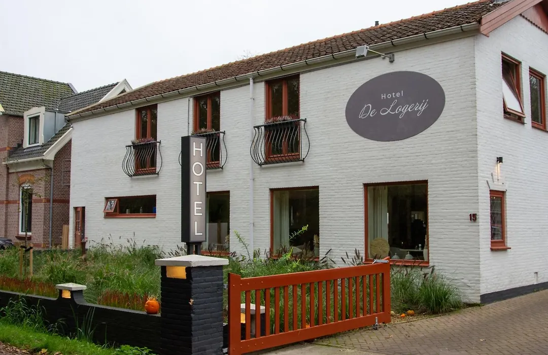 Strandhotel De Logerij Renesse-1